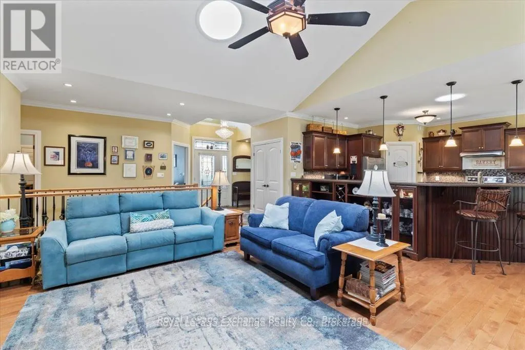 569 CREEKWOOD DRIVE