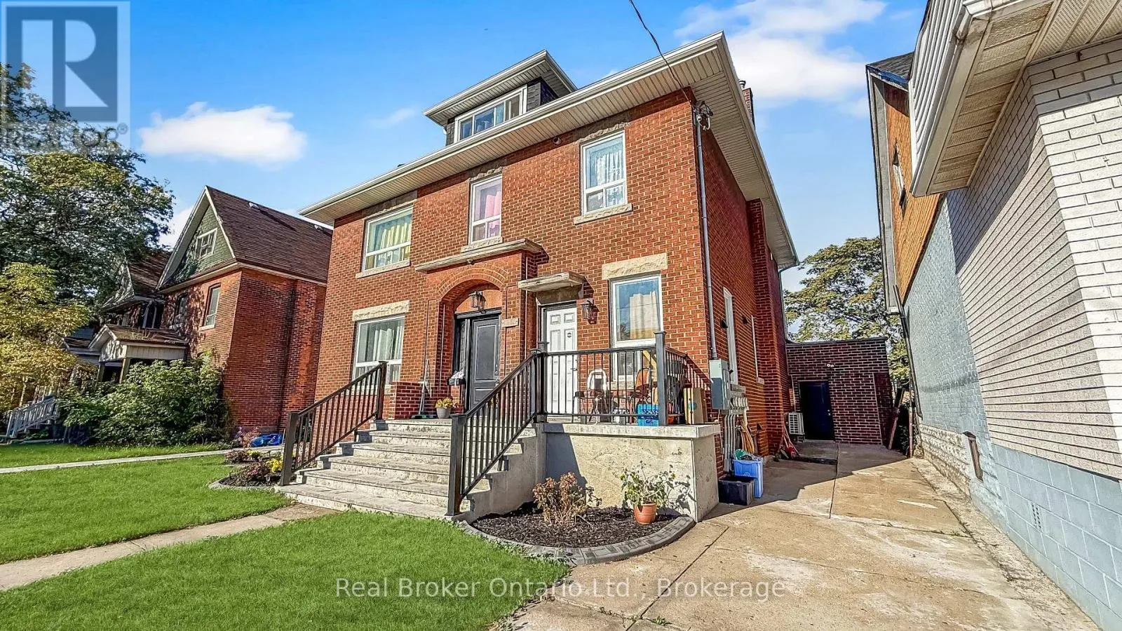 119 OTTAWA STREET N