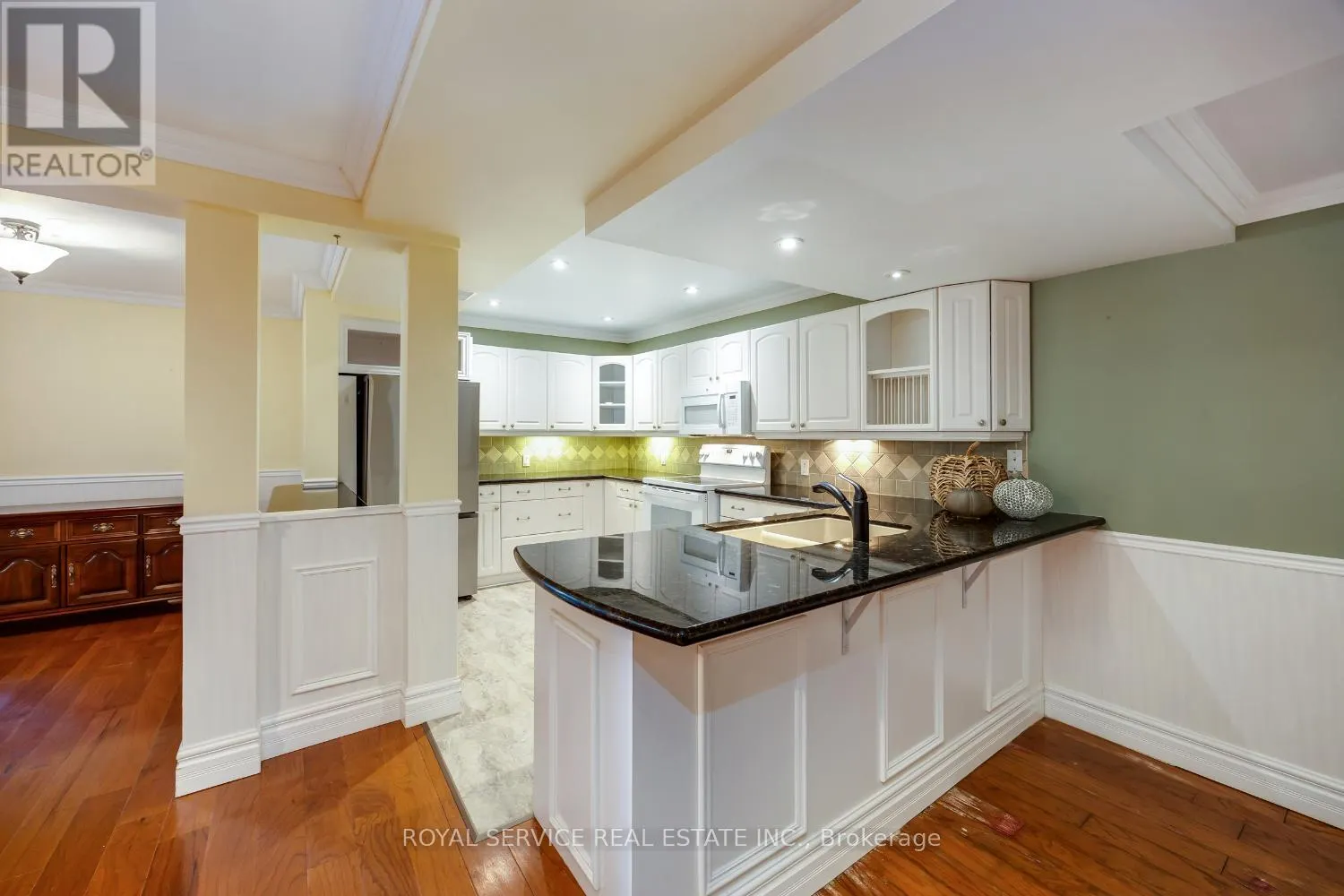 103 - 323 GEORGE STREET, #103