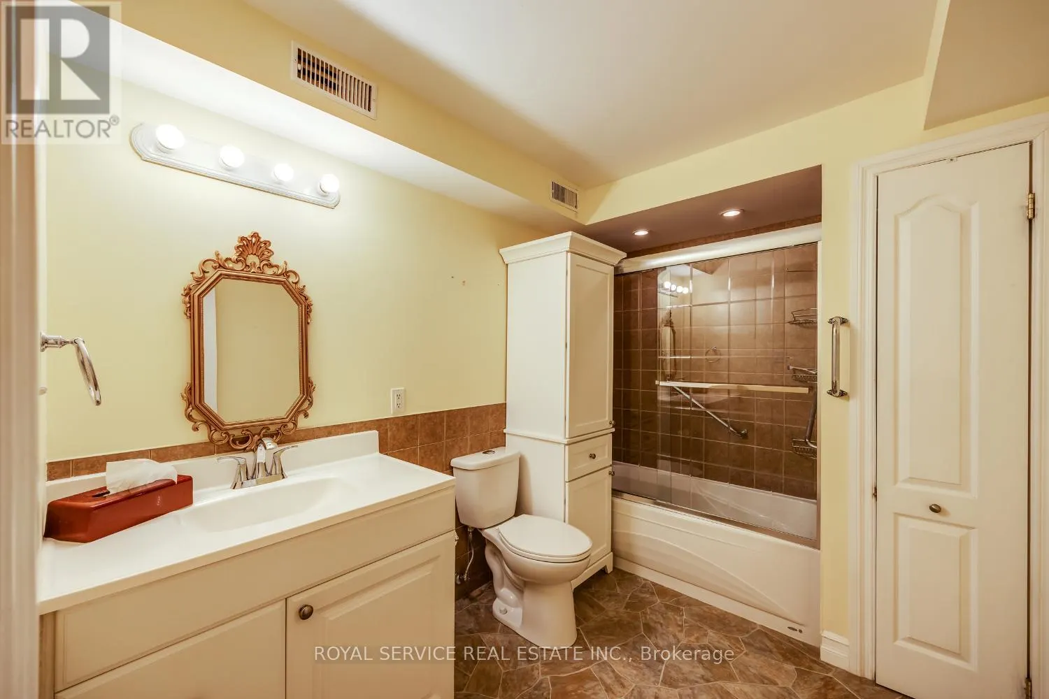 103 - 323 GEORGE STREET, #103