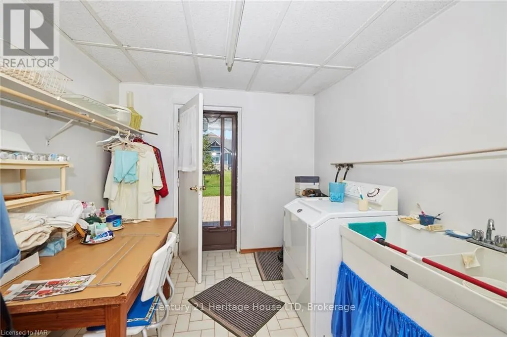 191 CAIRNS CRESCENT