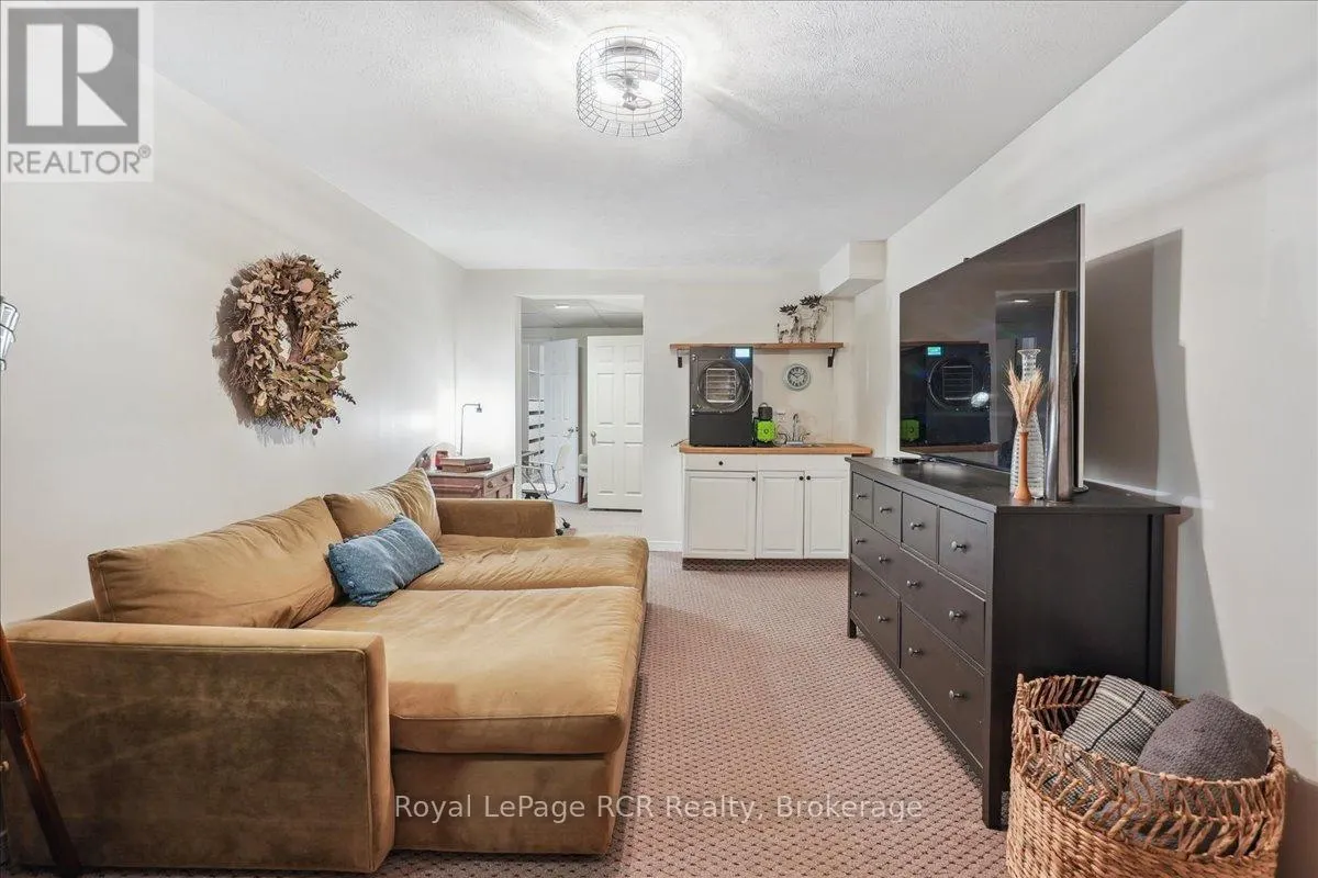 242 1ST STREET A W