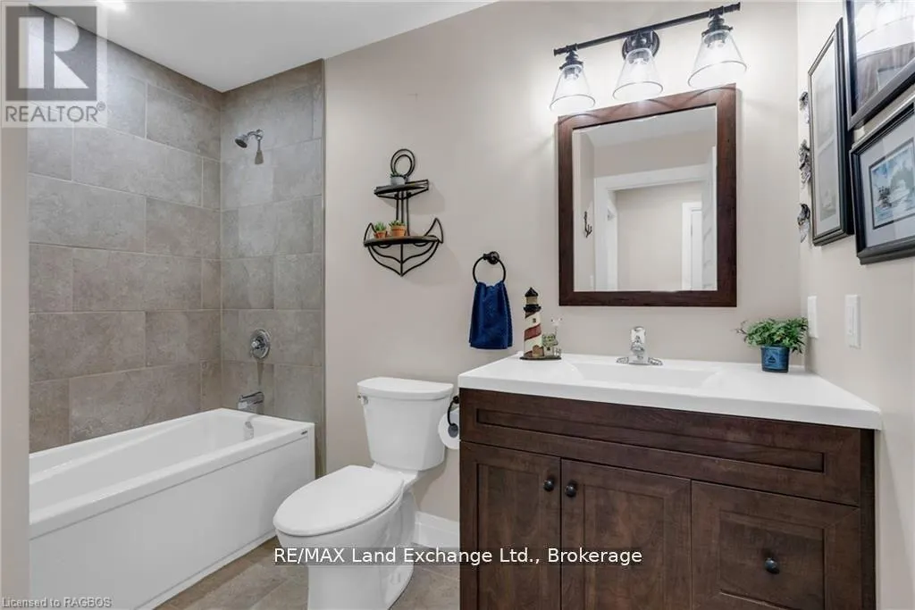 46 FAIRWAY LANE