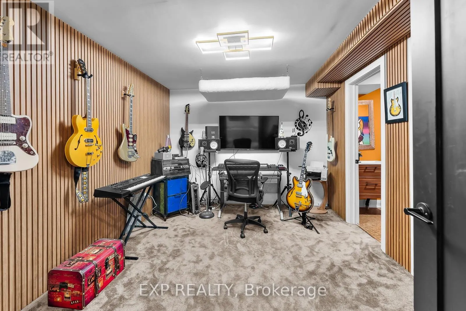 155 SUSAN DRIVE