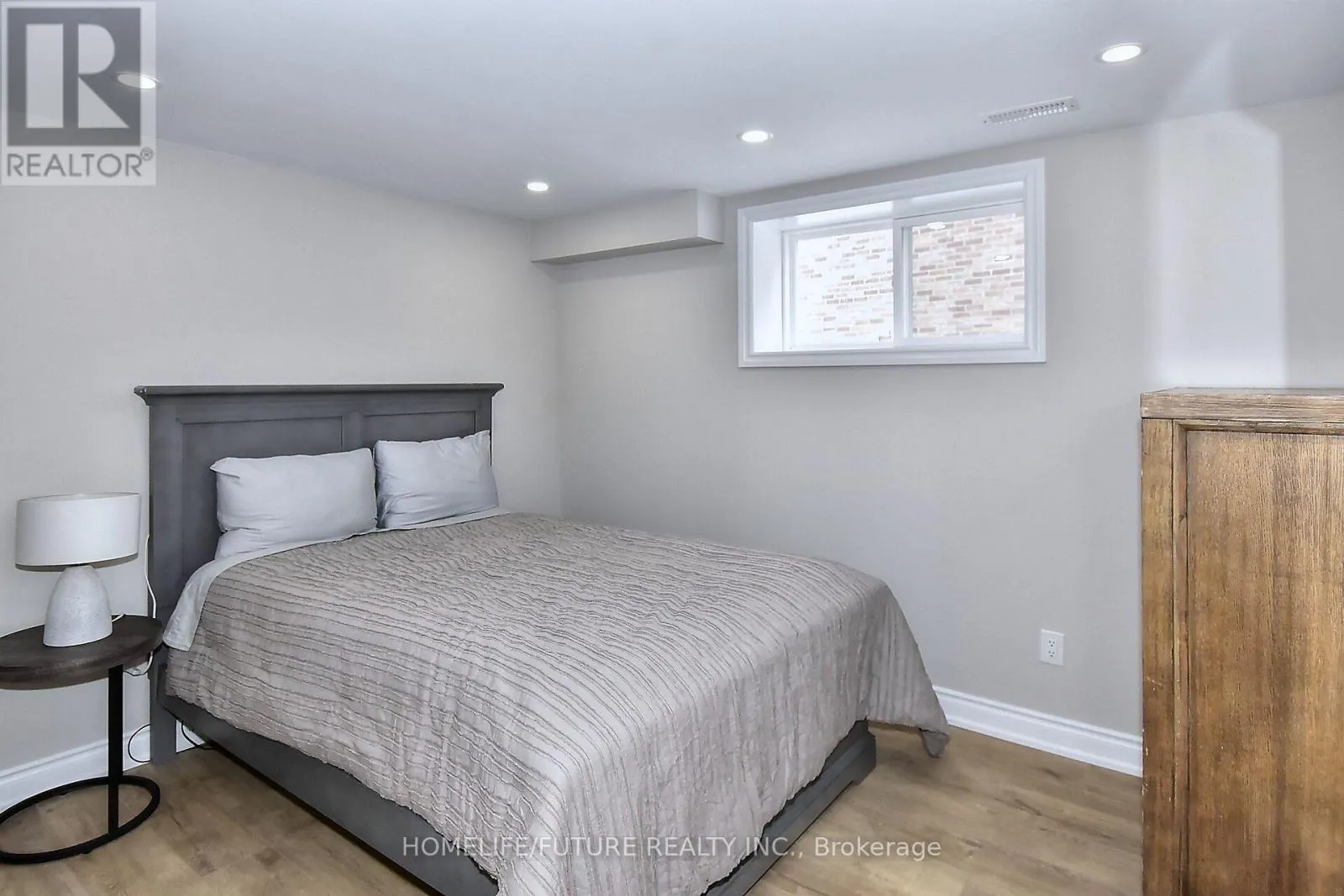 656 LEMAY GROVE