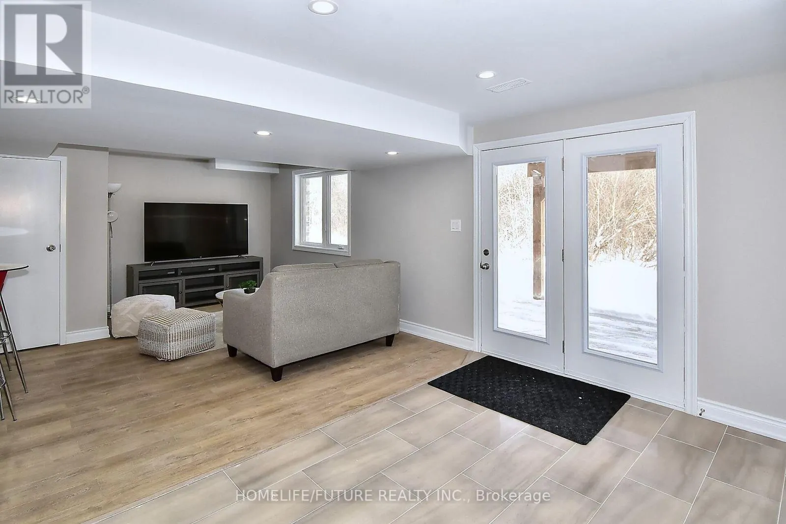 656 LEMAY GROVE