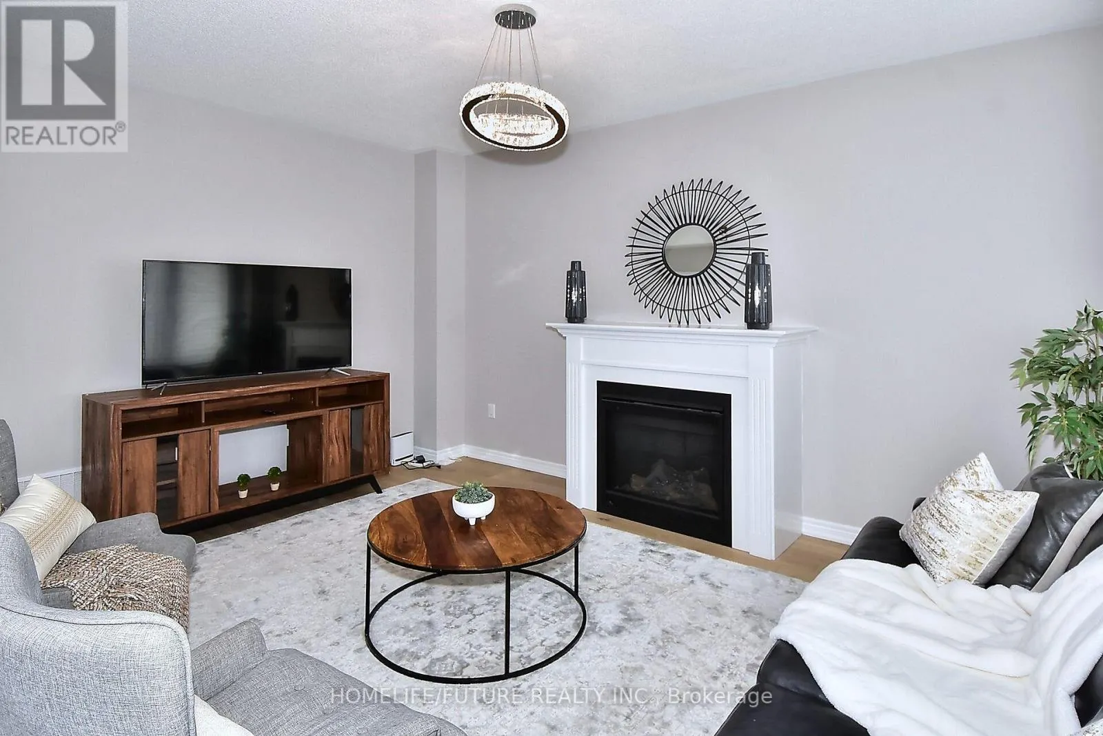 656 LEMAY GROVE