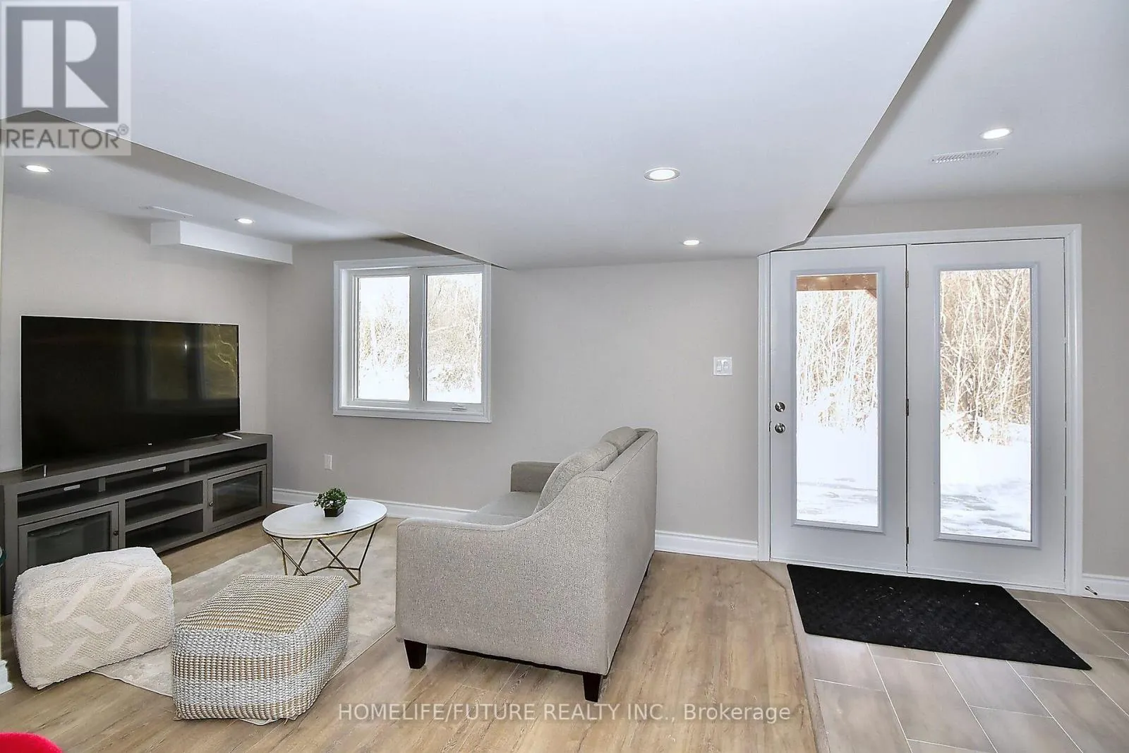 656 LEMAY GROVE