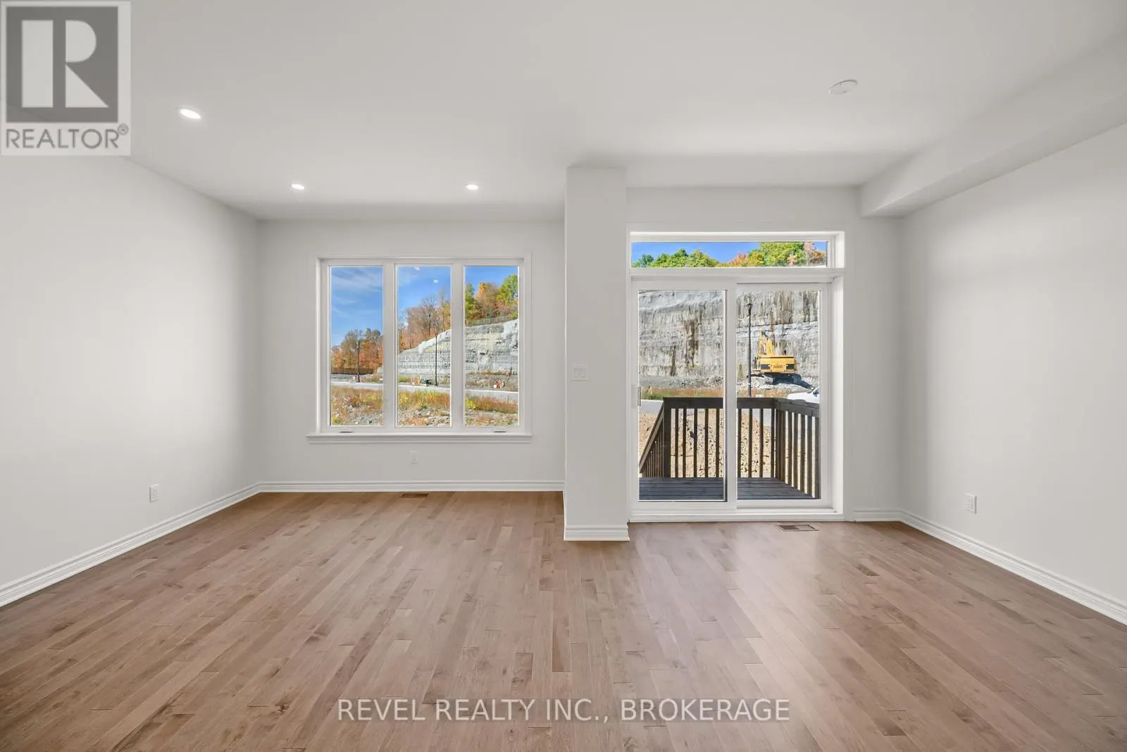 332 DOCKSIDE DRIVE