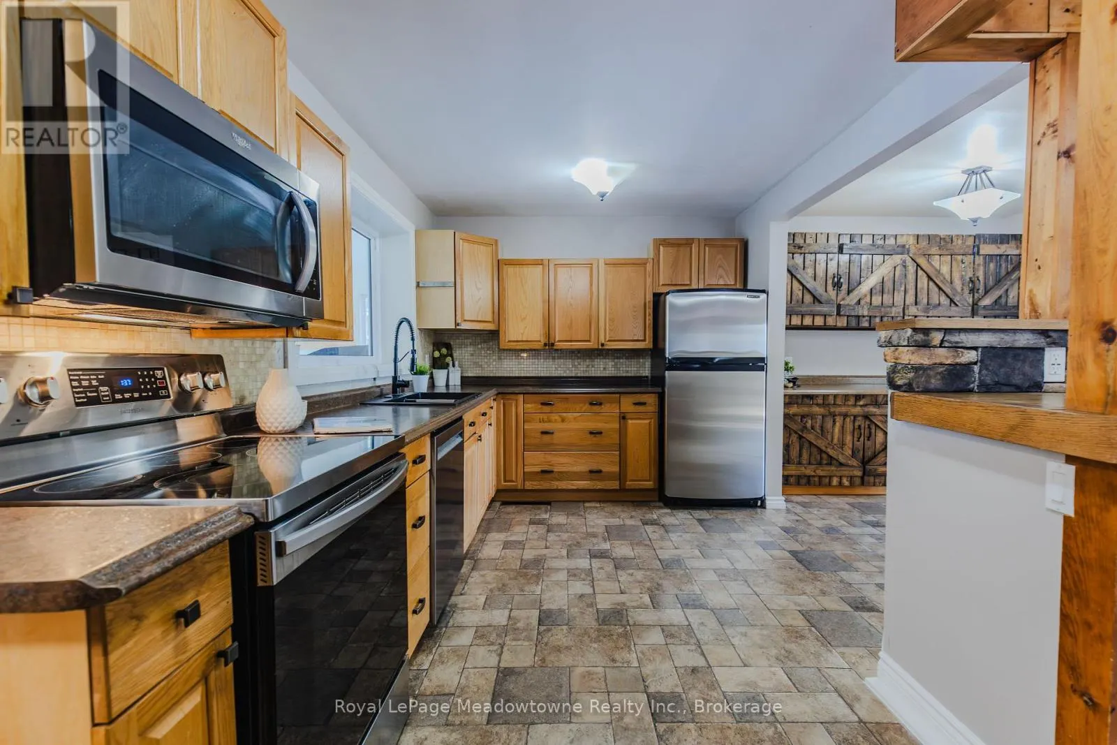 2632 LAKEFIELD ROAD