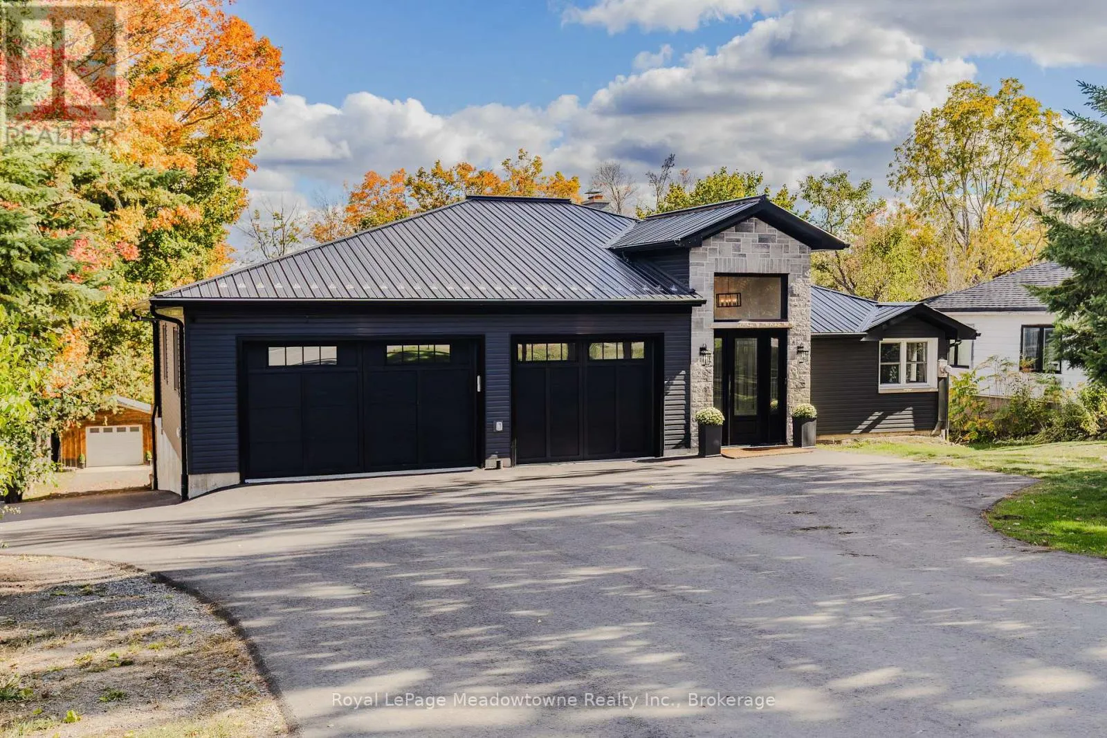 2632 LAKEFIELD ROAD