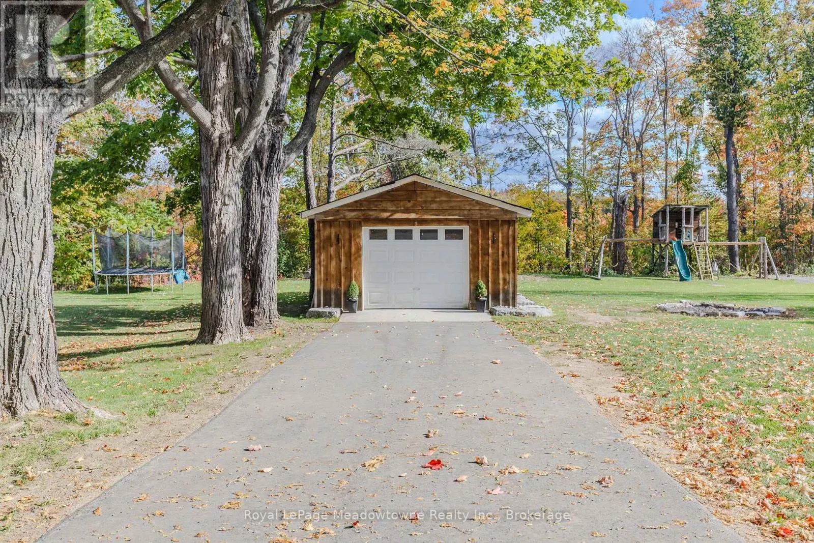 2632 LAKEFIELD ROAD