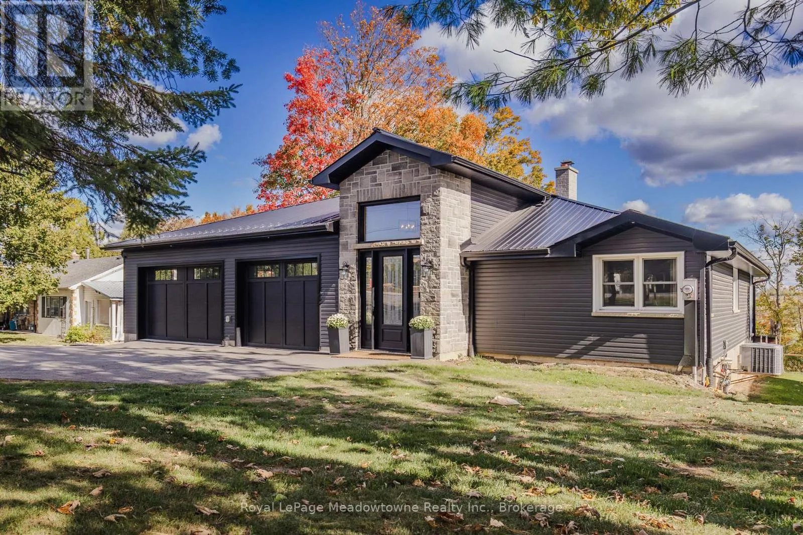 2632 LAKEFIELD ROAD