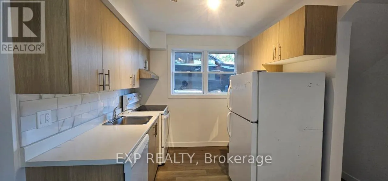 01 - 216 MCARTHUR AVENUE