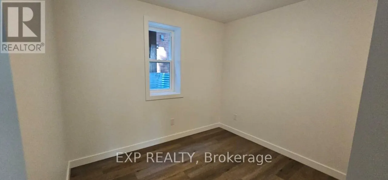 02 - 216 MCARTHUR AVENUE