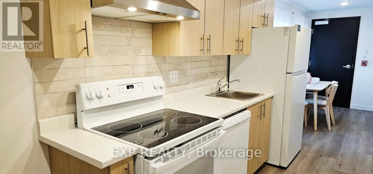 102 - 216 MCARTHUR AVENUE