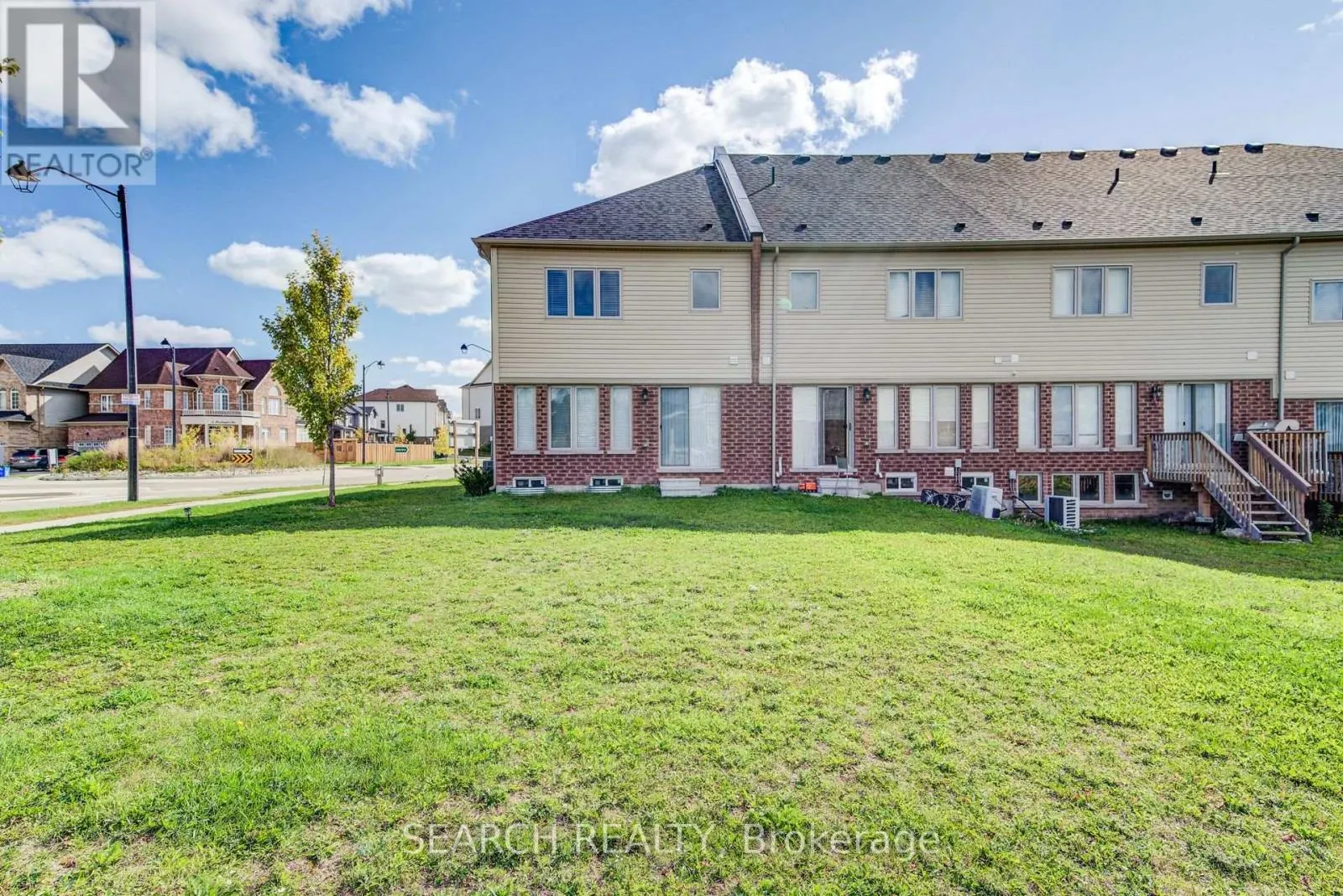 1 - 740 LINDEN DRIVE