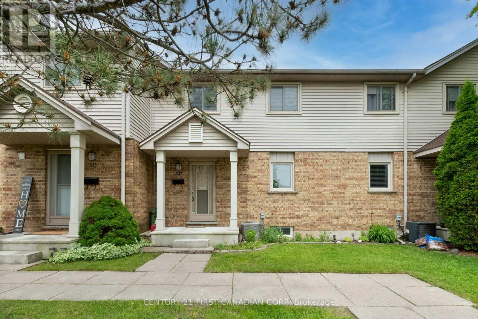 49 - 217 MARTINET AVENUE, #49