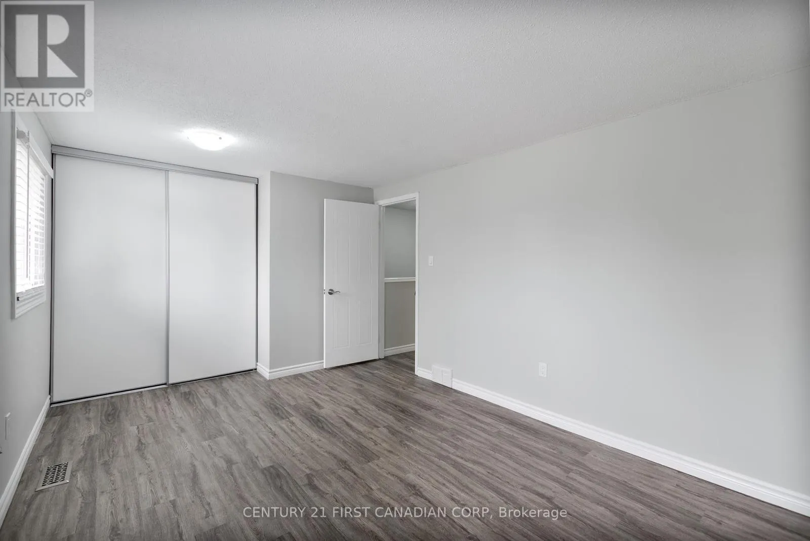 49 - 217 MARTINET AVENUE, #49