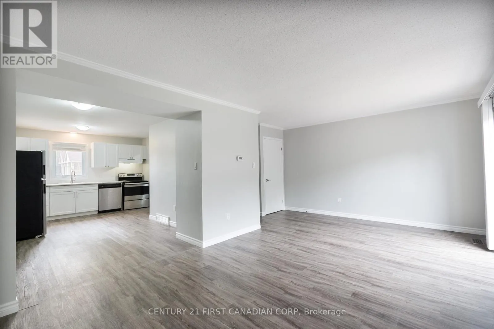49 - 217 MARTINET AVENUE, #49