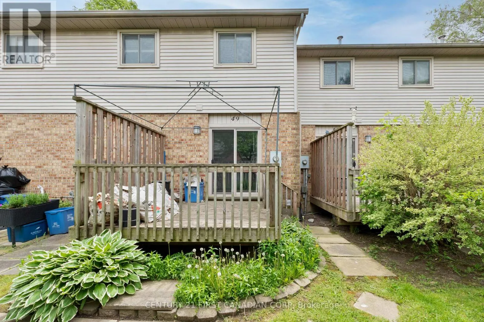 49 - 217 MARTINET AVENUE, #49