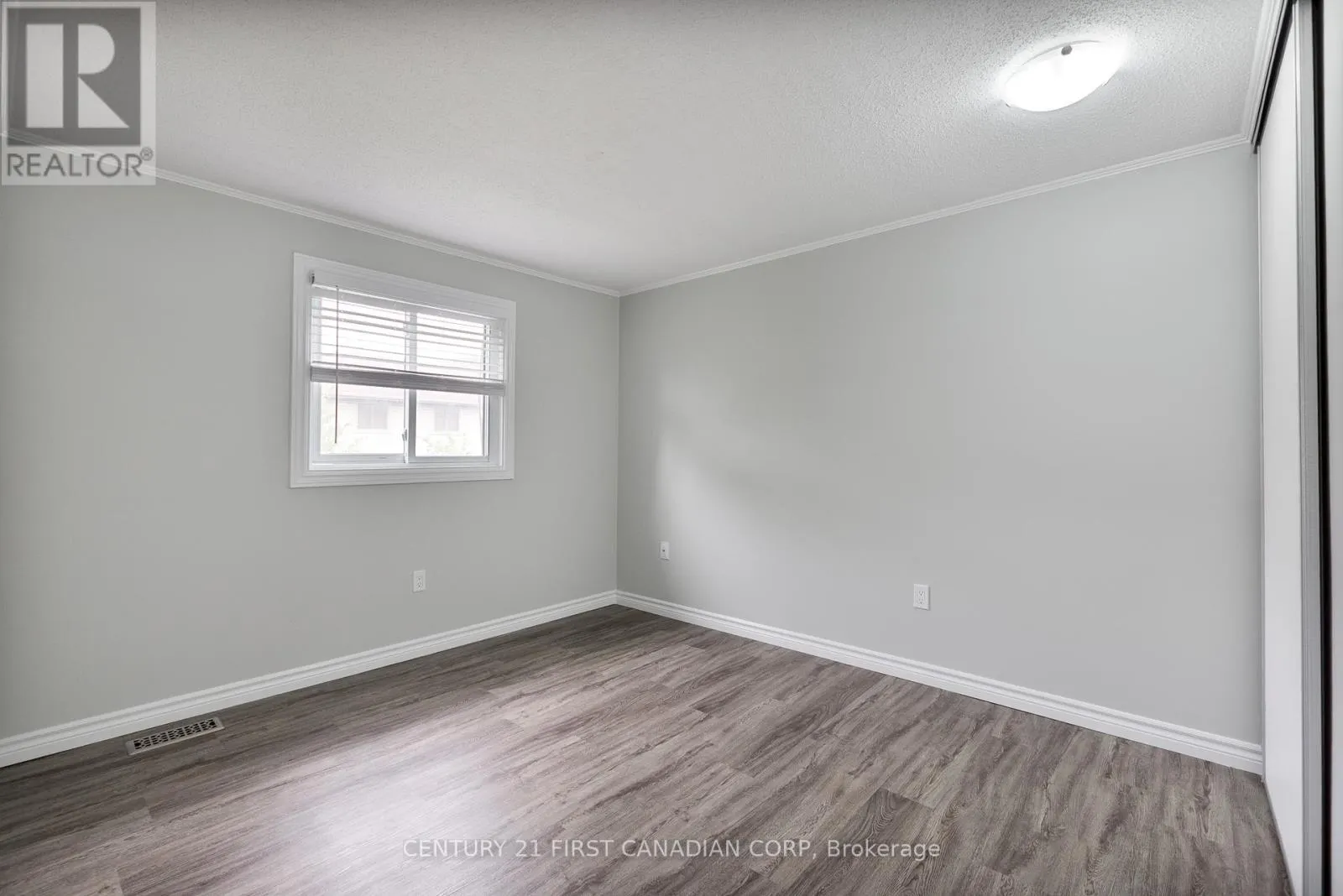 49 - 217 MARTINET AVENUE, #49