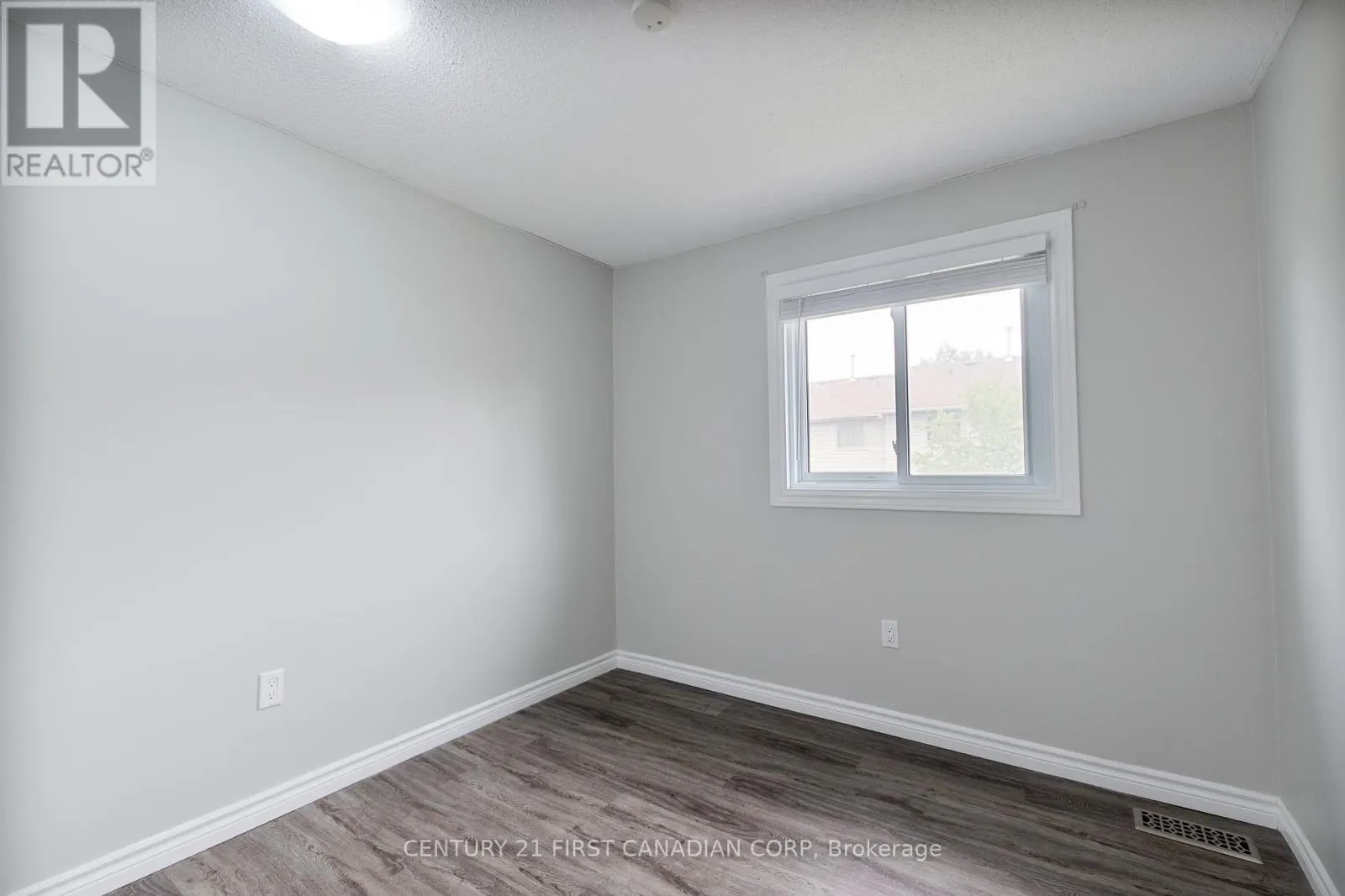 49 - 217 MARTINET AVENUE, #49