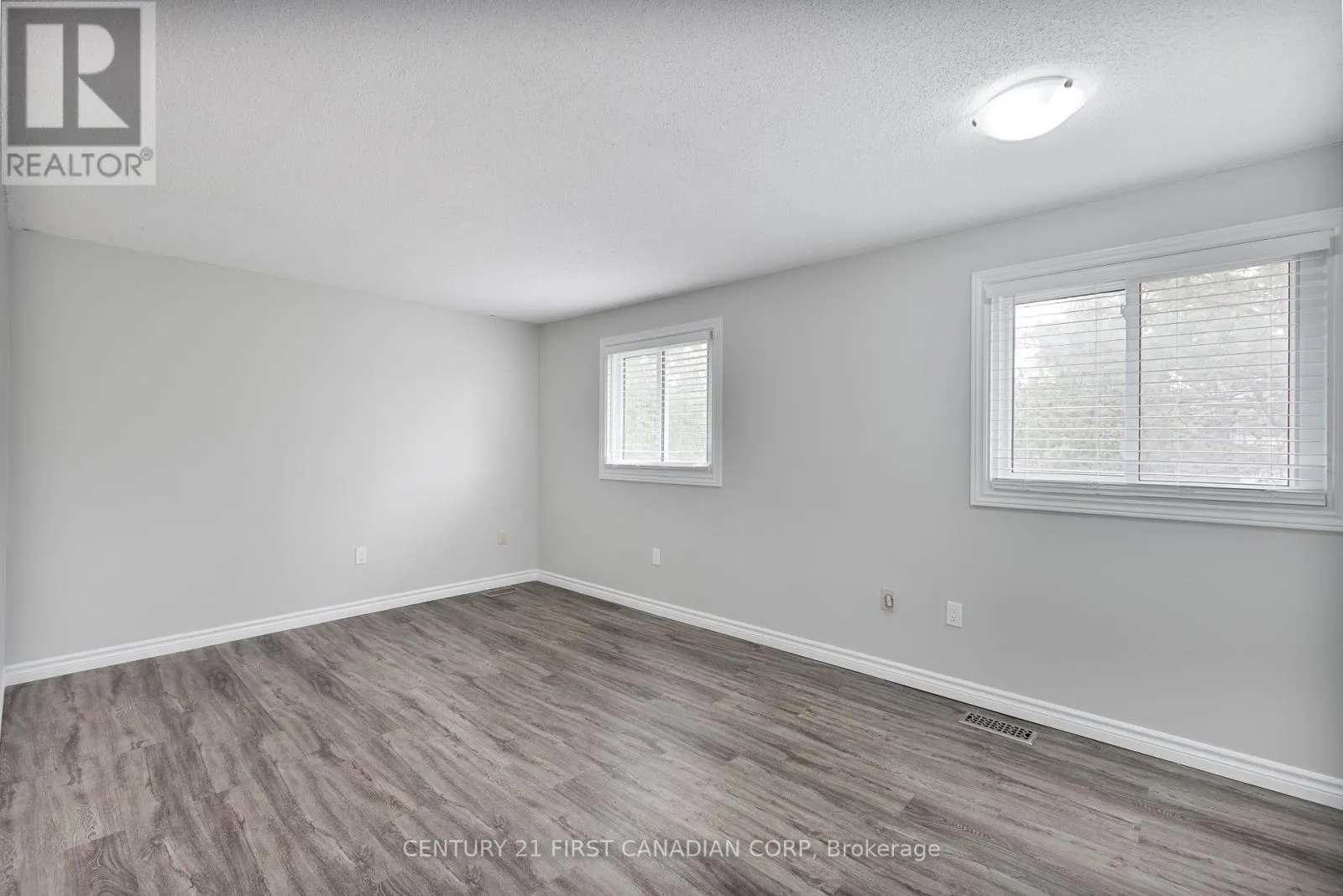 49 - 217 MARTINET AVENUE, #49