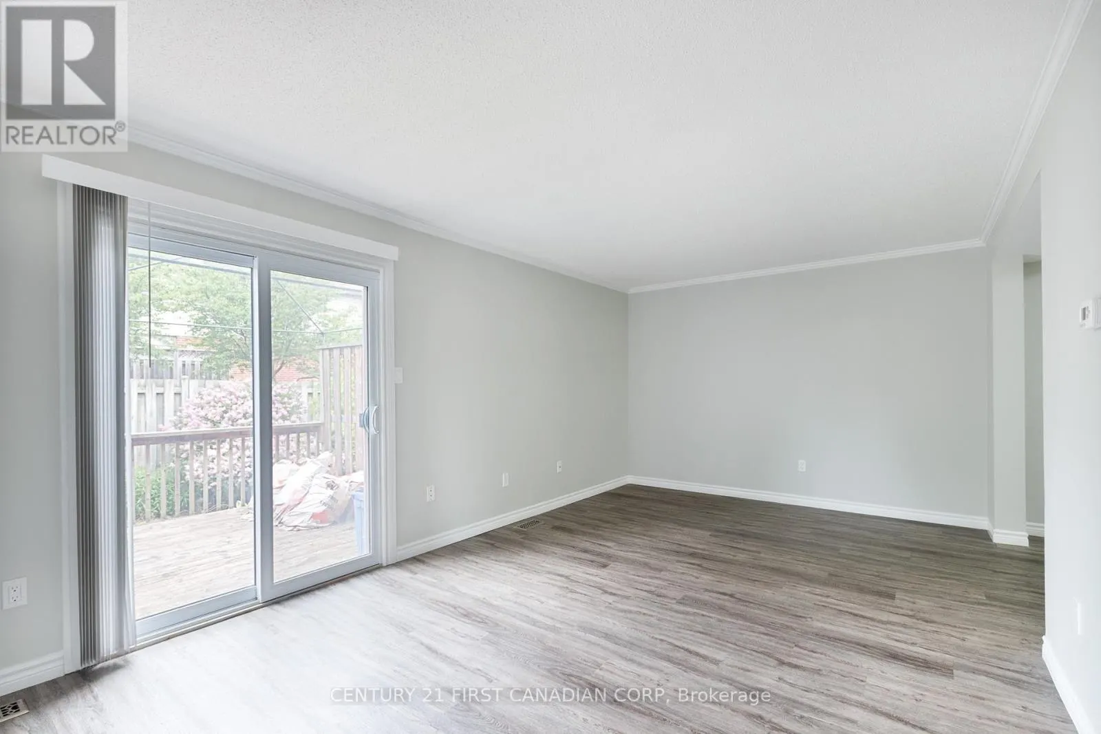 49 - 217 MARTINET AVENUE, #49