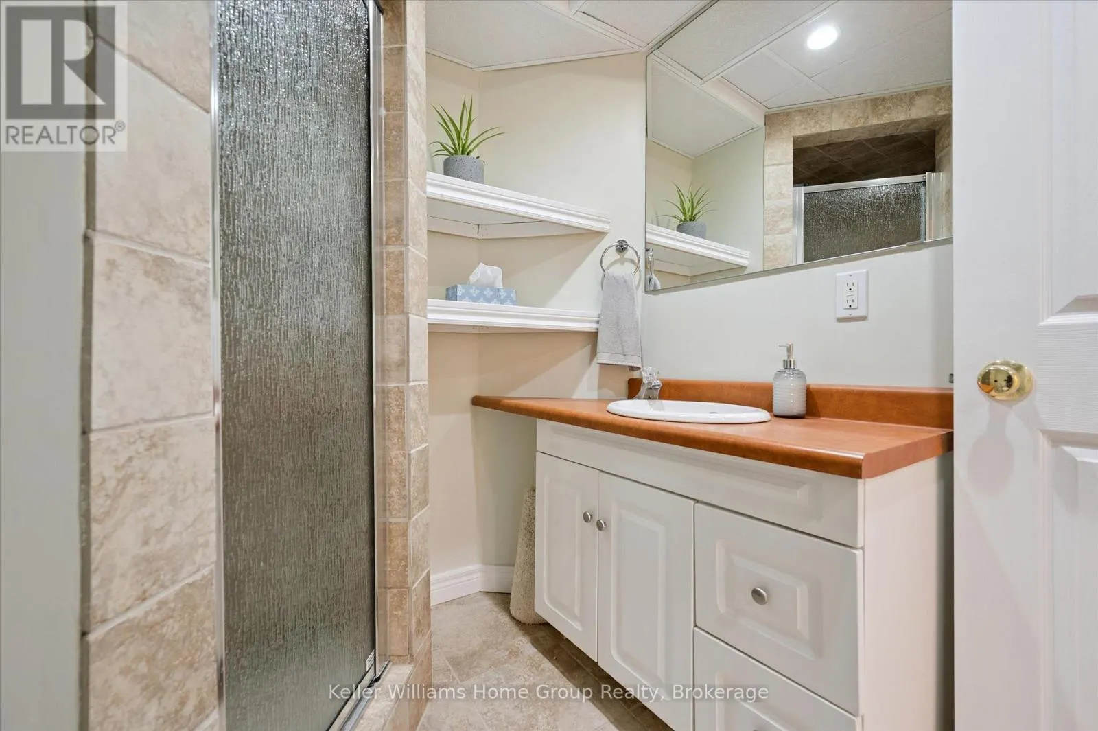 765 WOODHILL DRIVE