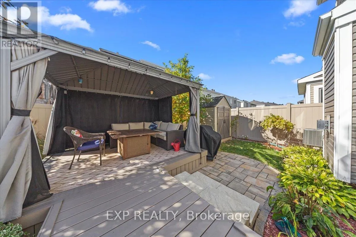 33 SOLARIS DRIVE