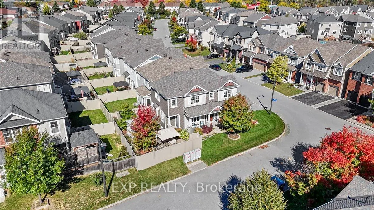 33 SOLARIS DRIVE