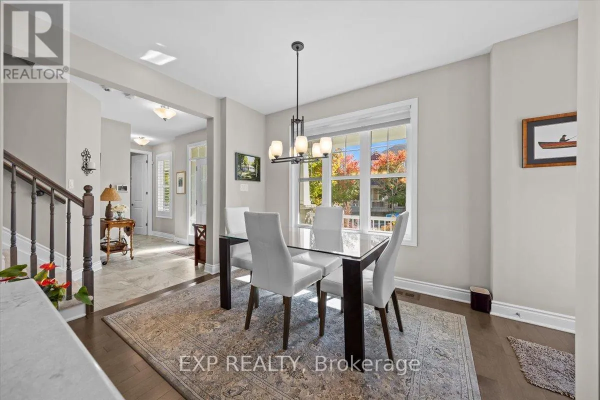 33 SOLARIS DRIVE