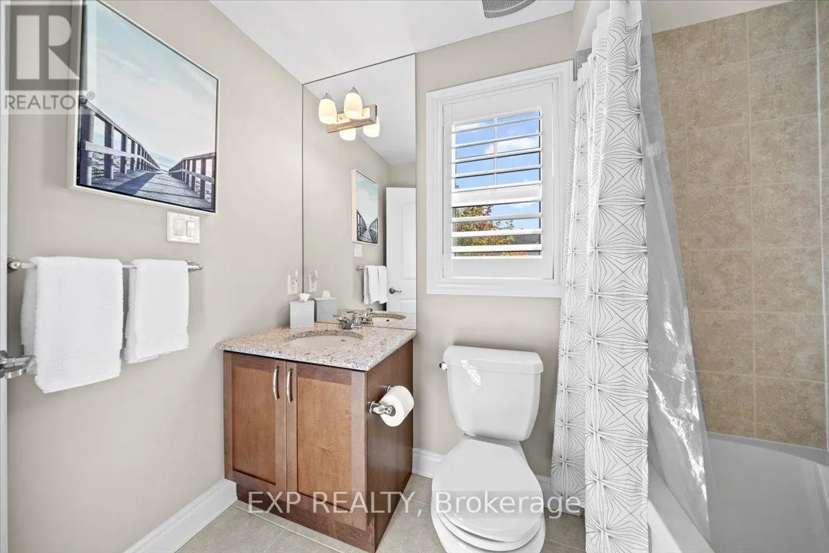 33 SOLARIS DRIVE