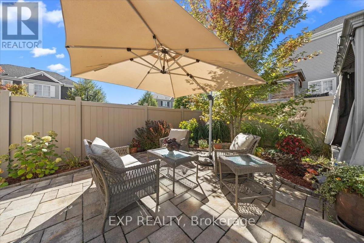 33 SOLARIS DRIVE
