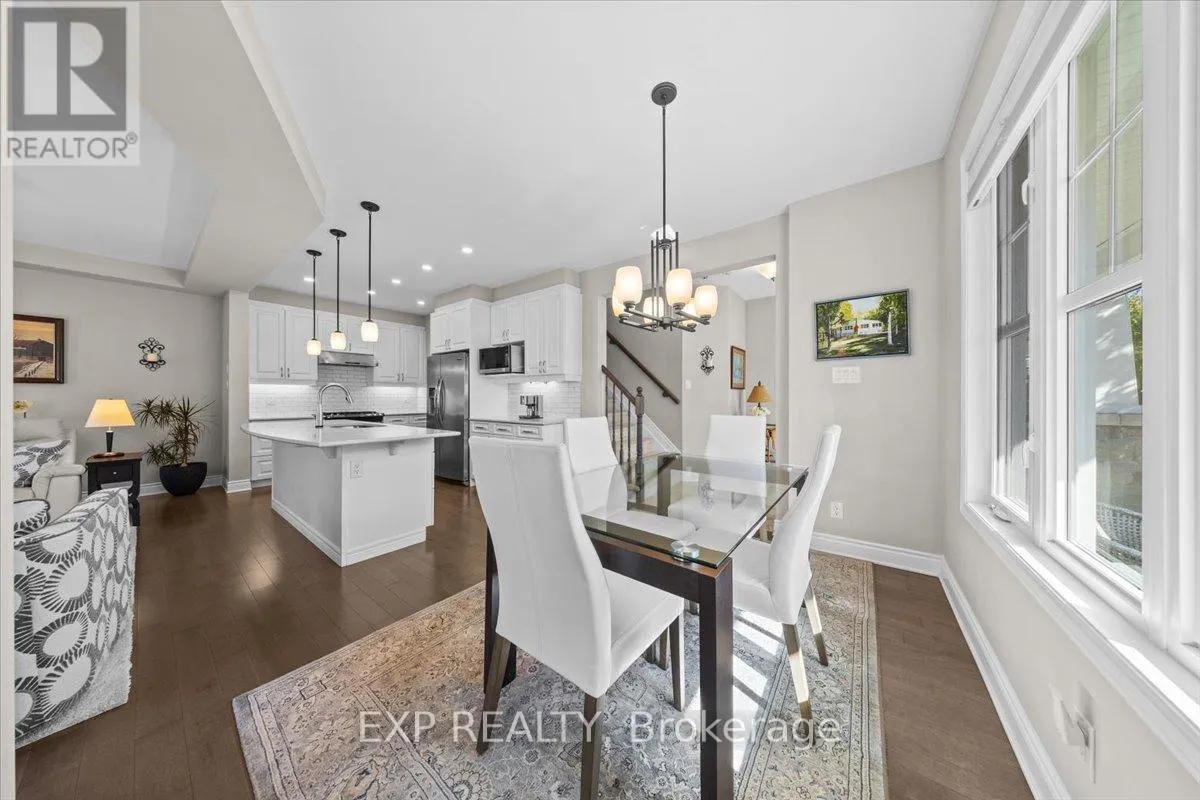 33 SOLARIS DRIVE