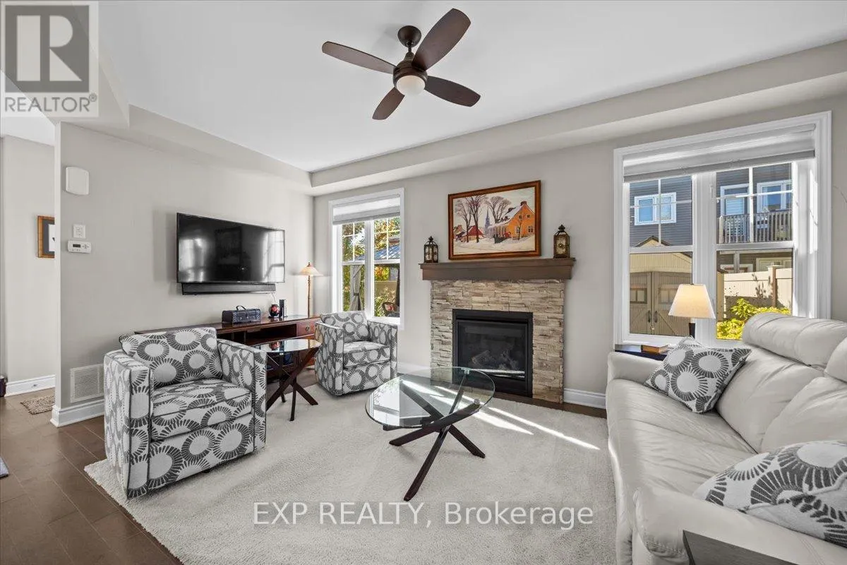 33 SOLARIS DRIVE