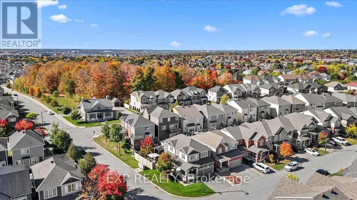 33 SOLARIS DRIVE