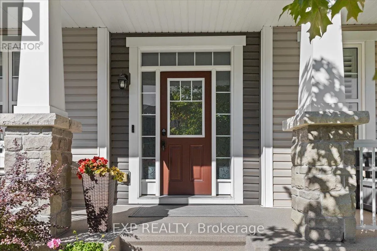 33 SOLARIS DRIVE