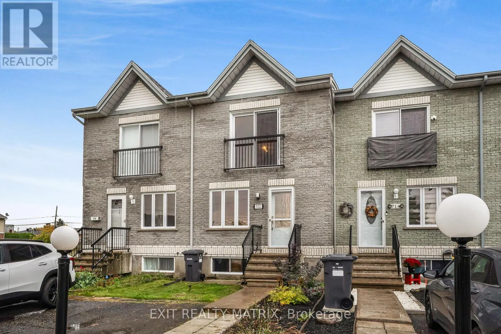 712 NELSON STREET W
