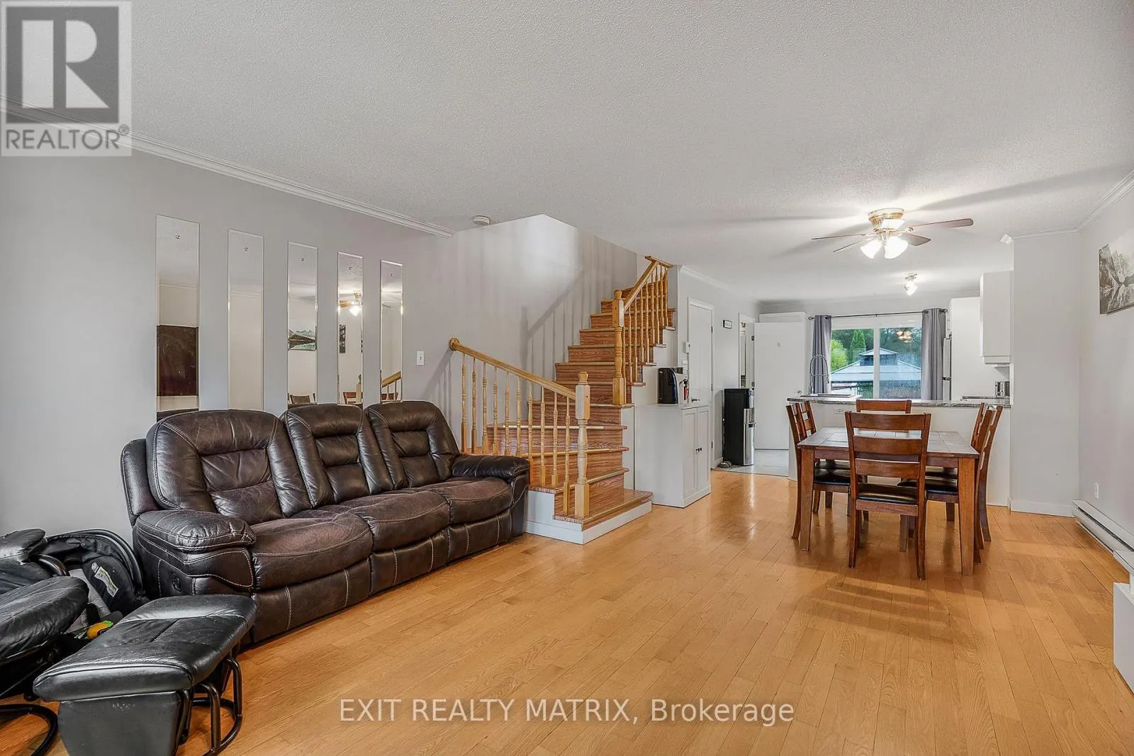 712 NELSON STREET W