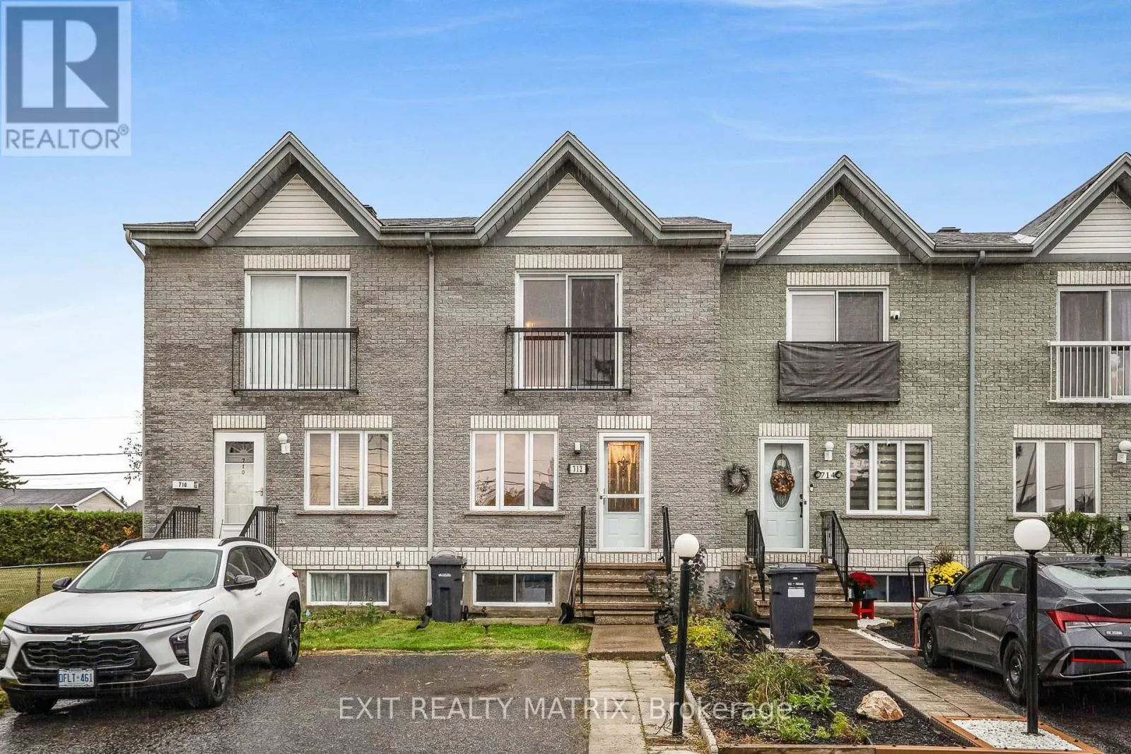 712 NELSON STREET W