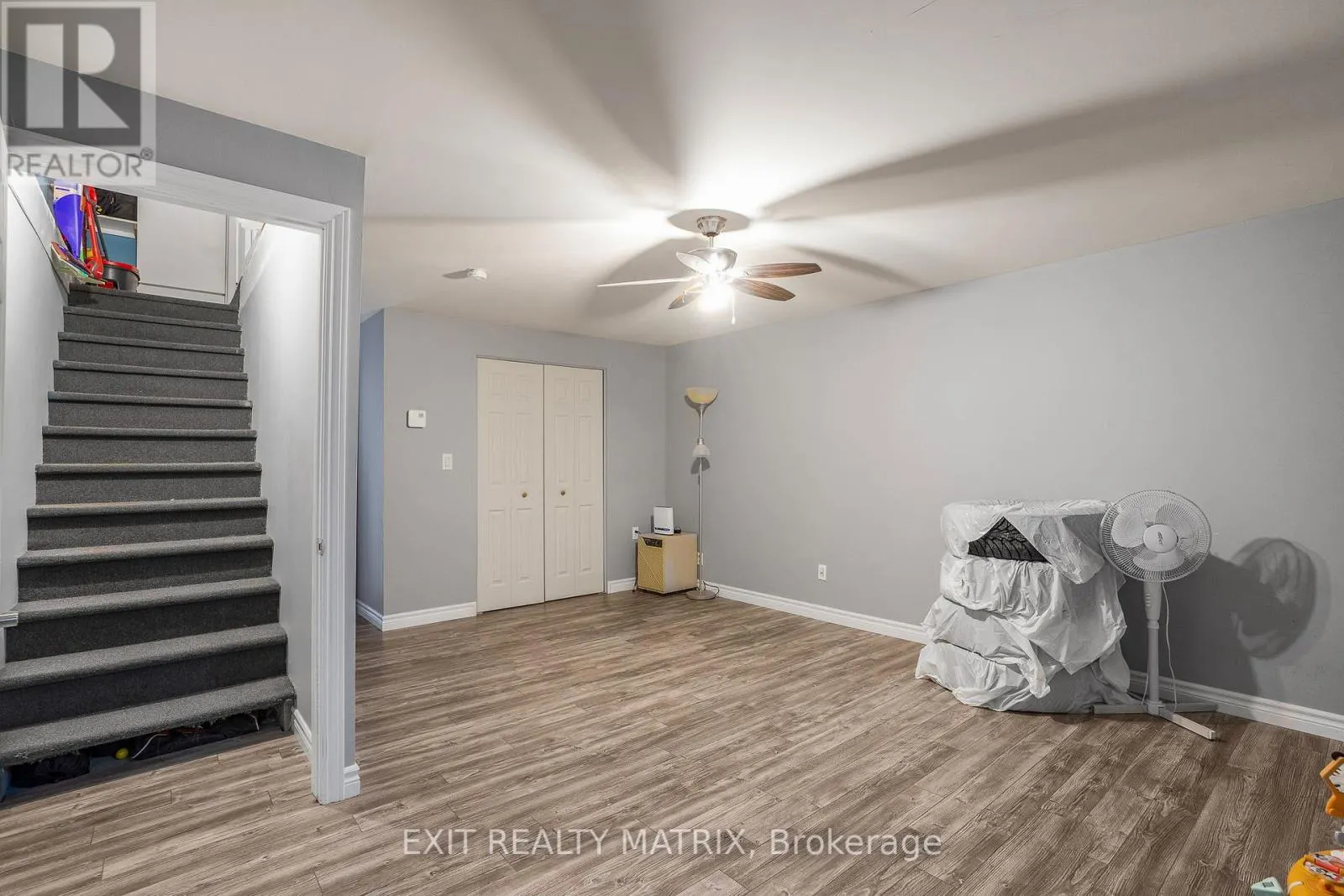 712 NELSON STREET W