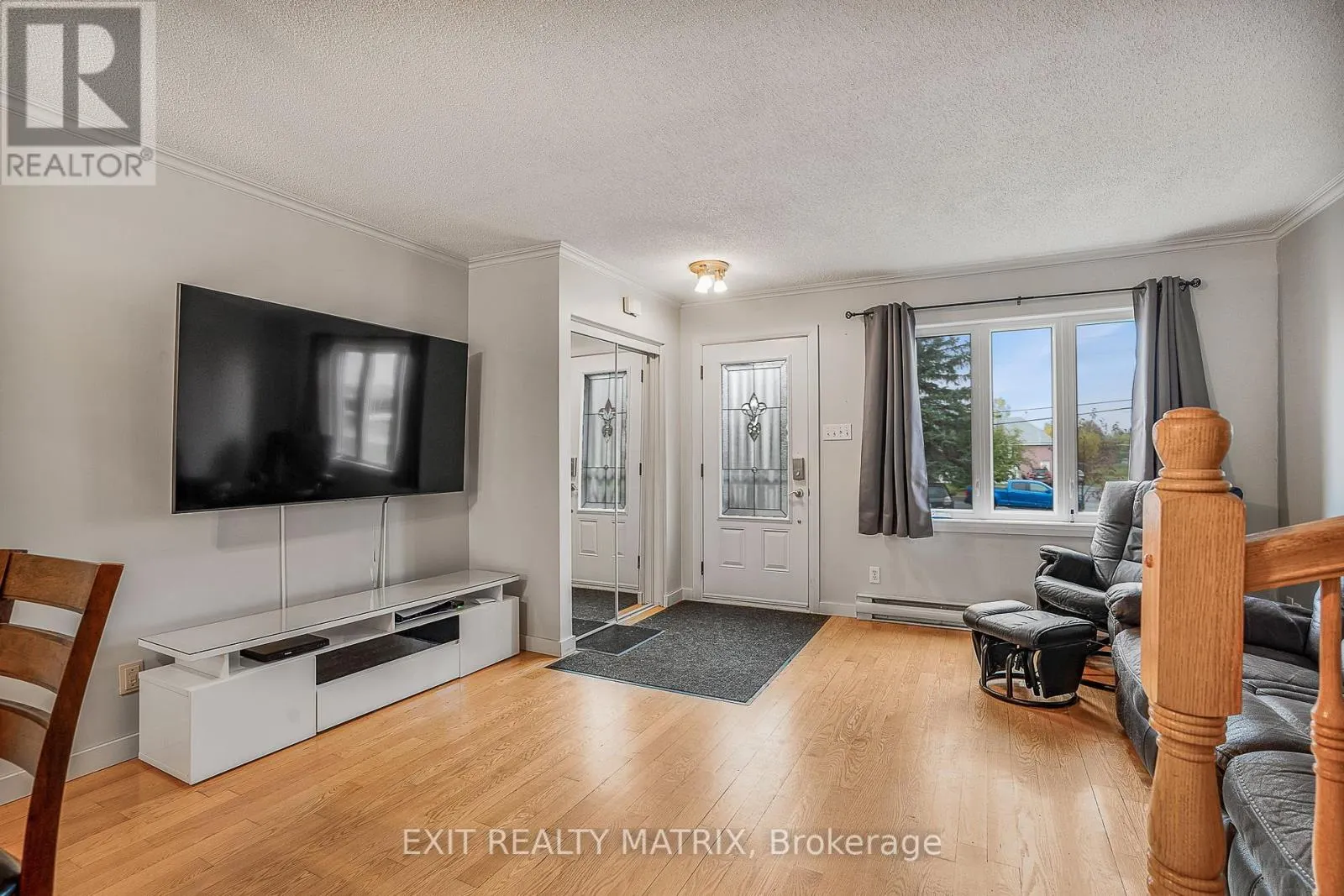 712 NELSON STREET W