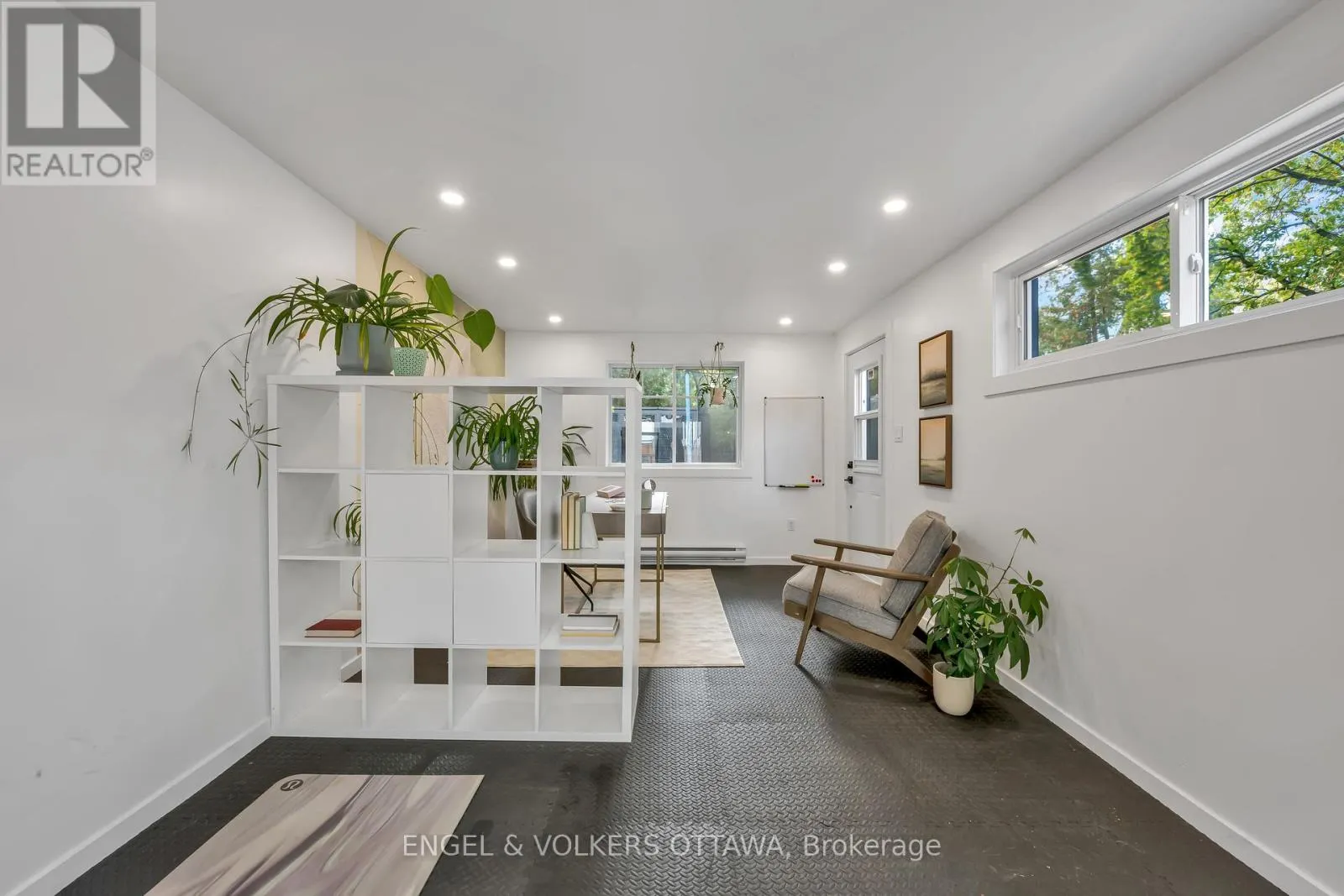 22 HARVARD AVENUE