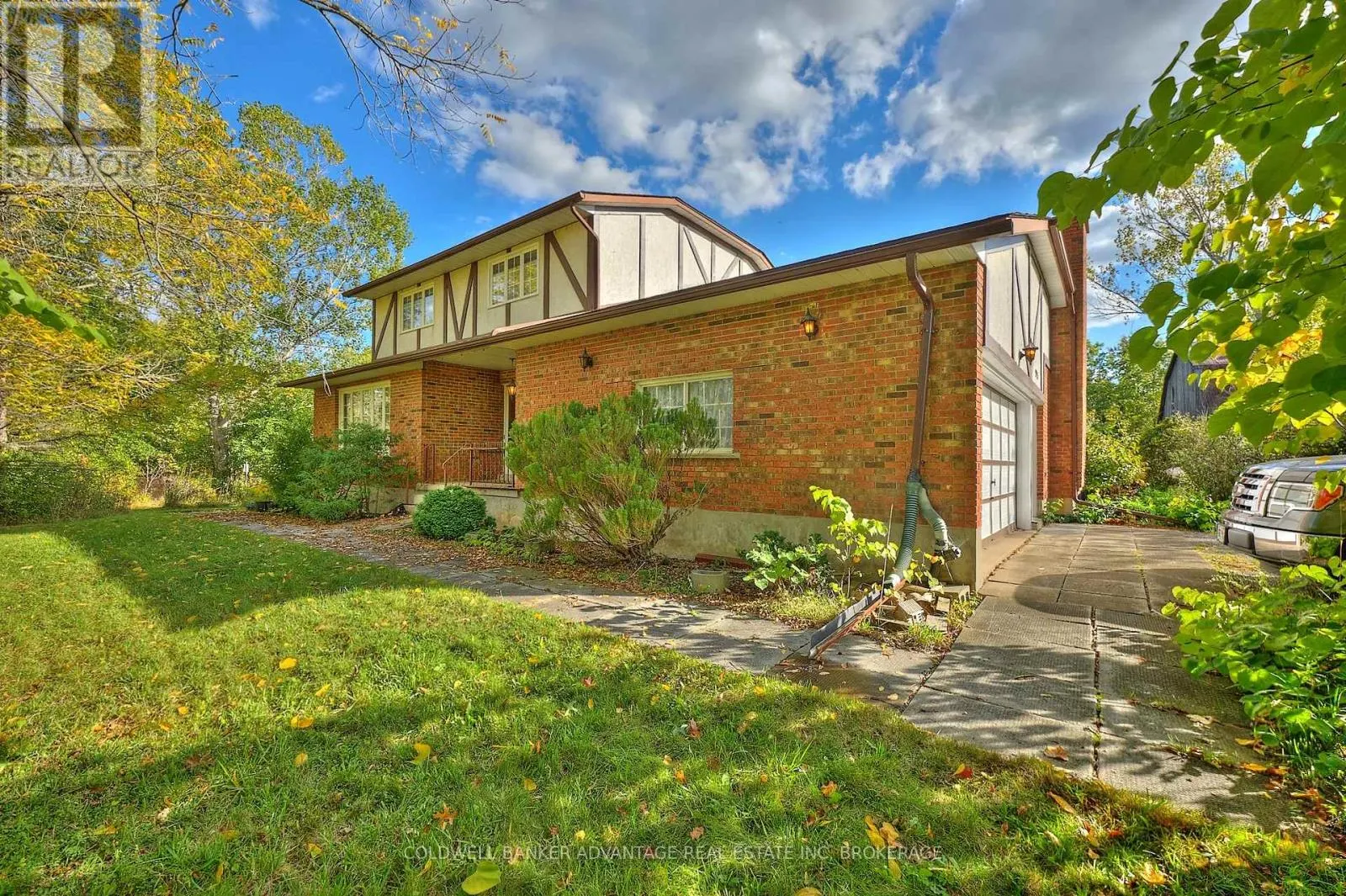 925 CARL ROAD