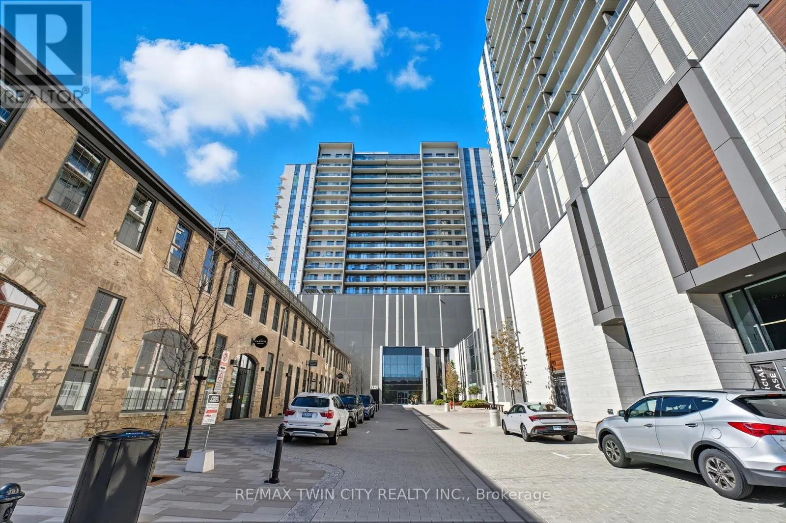 1410 - 15 GLEBE STREET