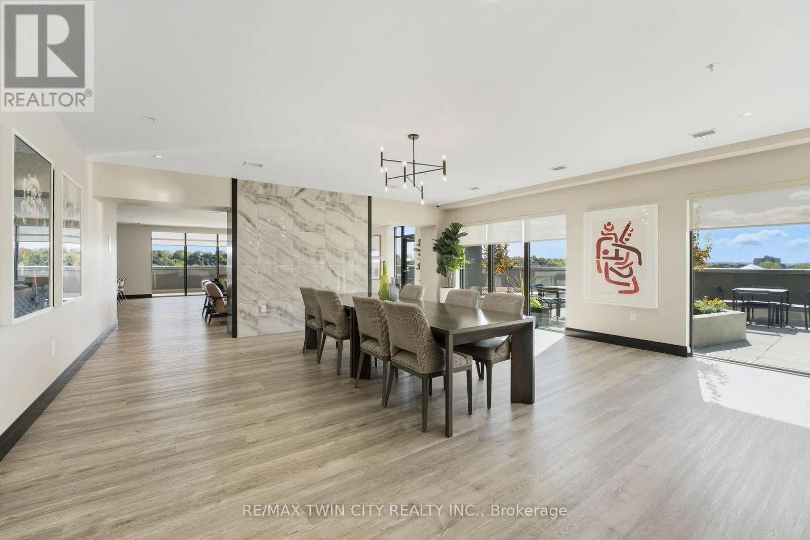 1410 - 15 GLEBE STREET