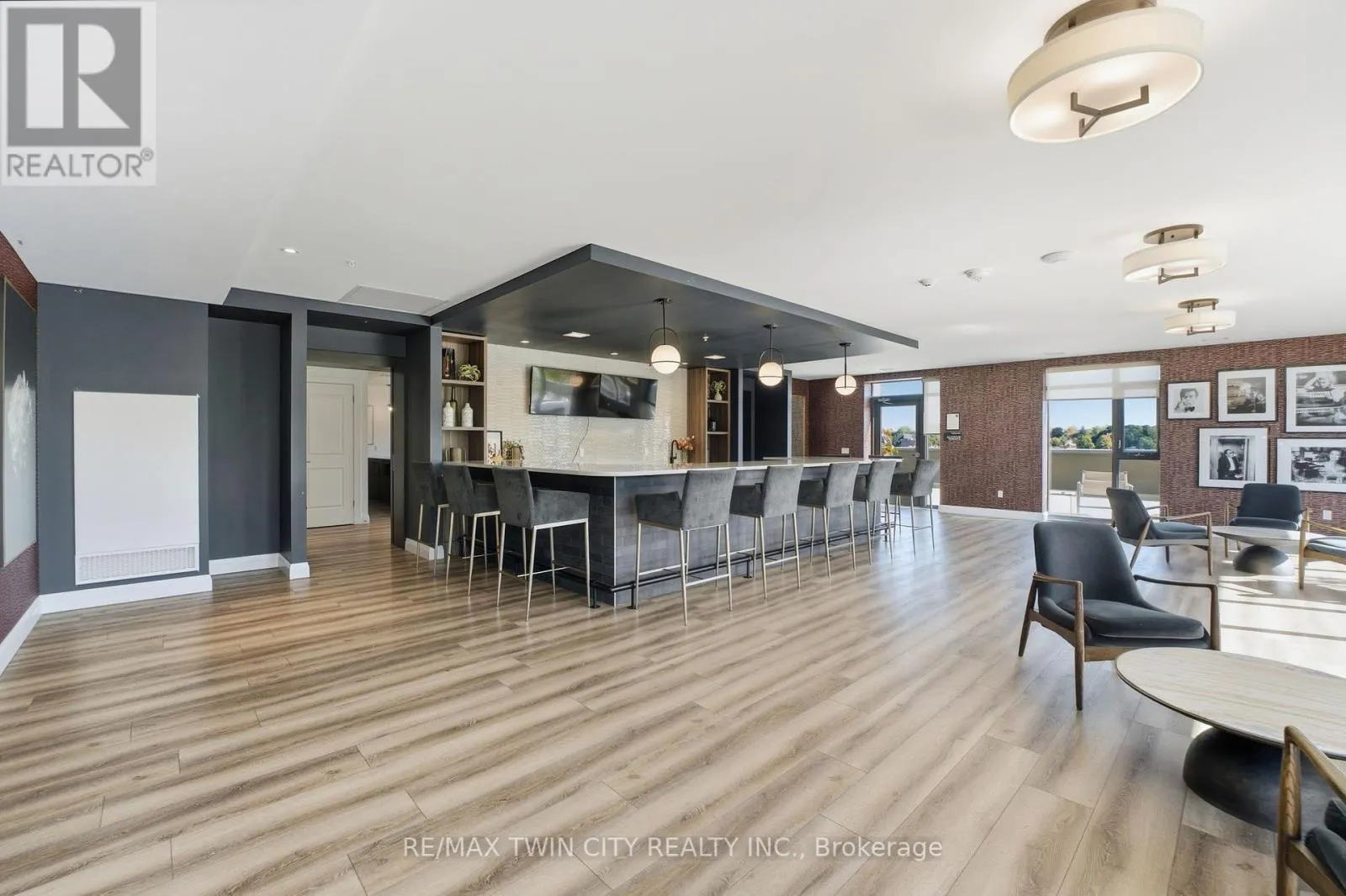 1410 - 15 GLEBE STREET
