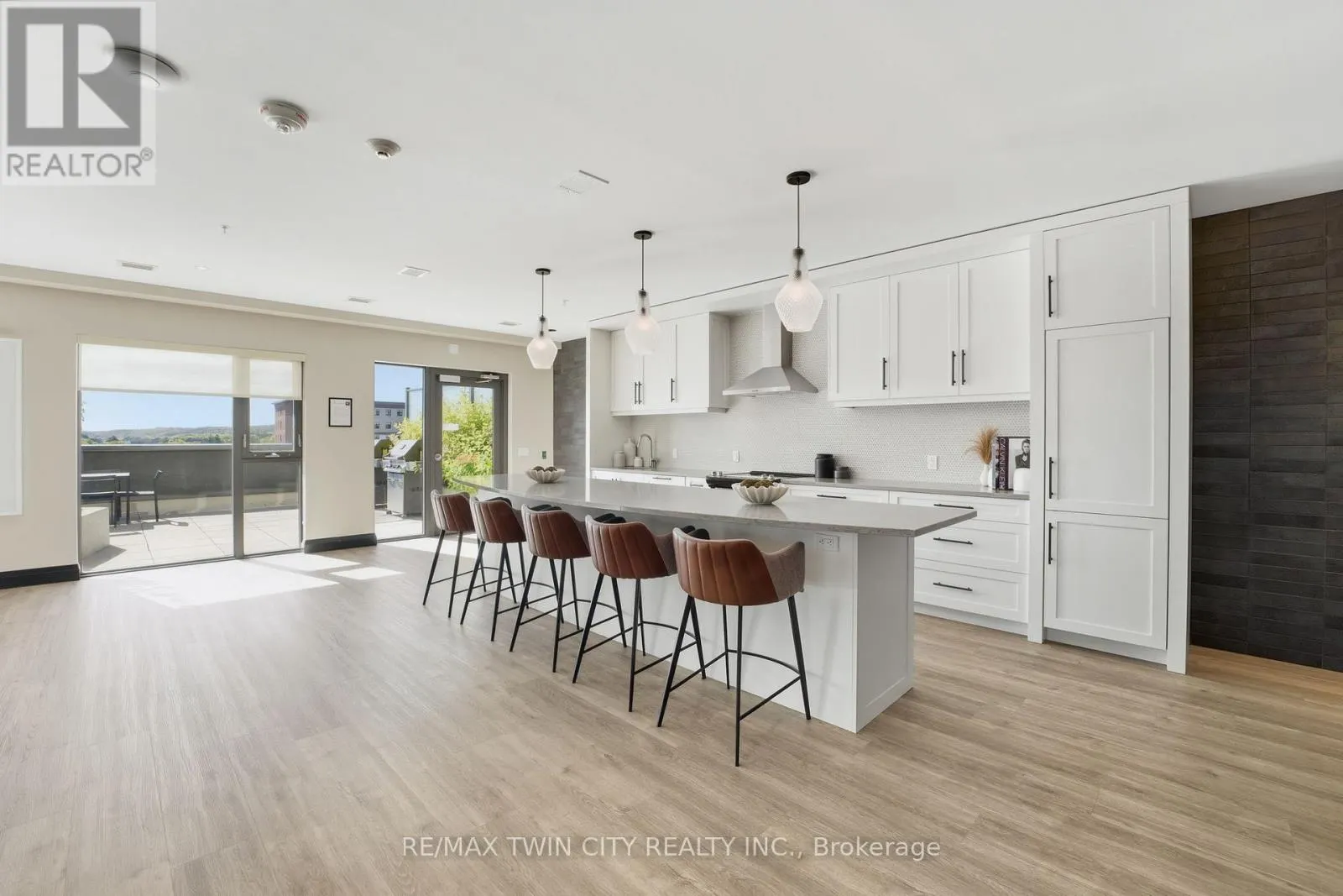1410 - 15 GLEBE STREET